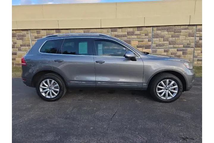 $7800 : Volkswagen Touareg 2012 AWD image 2