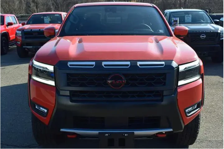 $39900 : Nissan Frontier 2025 4x4 PRO image 1