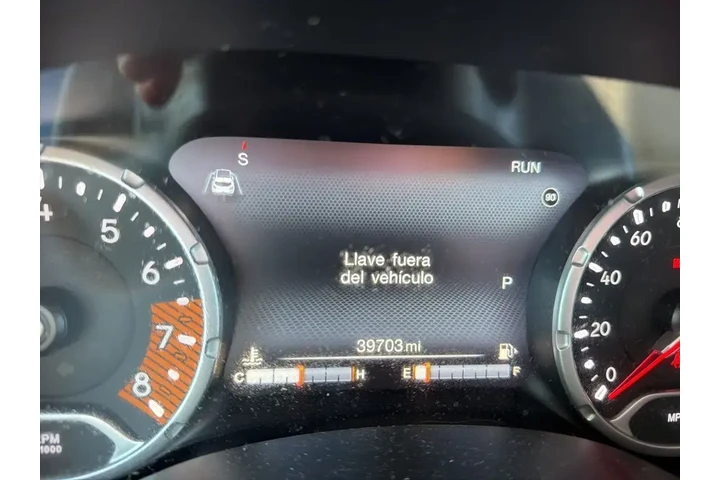 $15989 : Jeep Renegade 2022 4x4 (Red) image 5