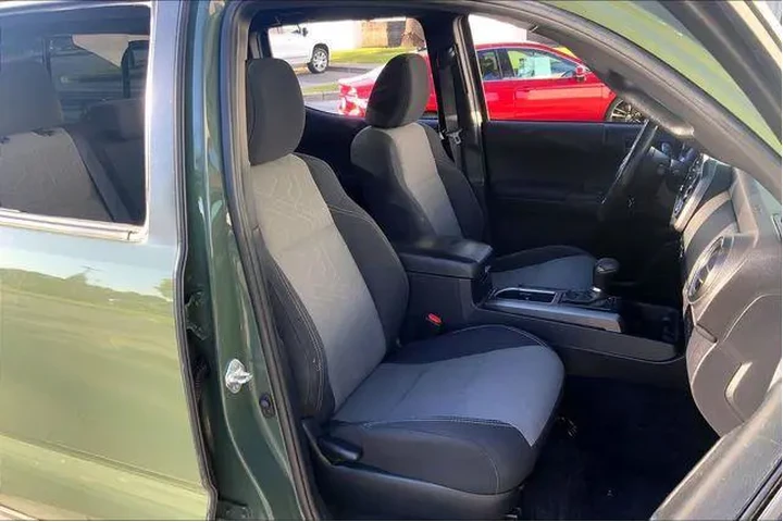 $39985 : Toyota Tacoma 2021 4x4 TRD O image 7