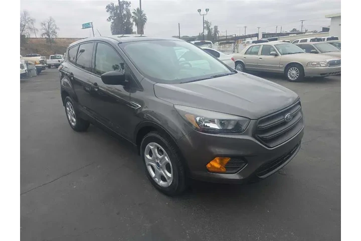 $9999 : 2018 Escape image 3