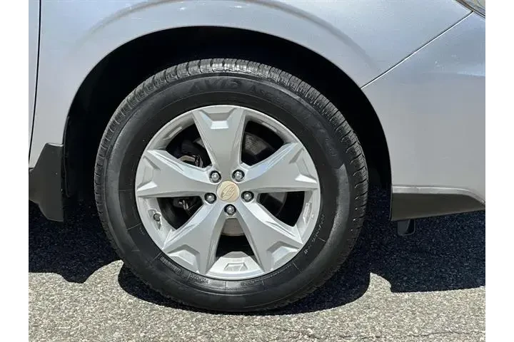 $14455 : Subaru Forester 2016 AWD 2.5 image 7