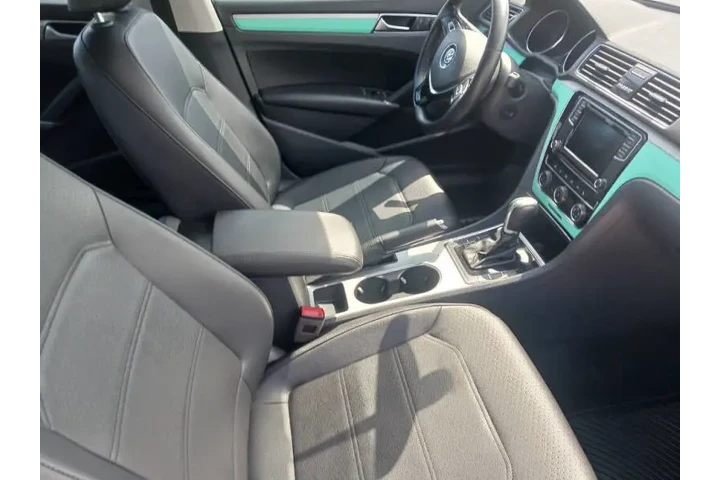 $13900 : 2019 Passat Wolfsburg image 8