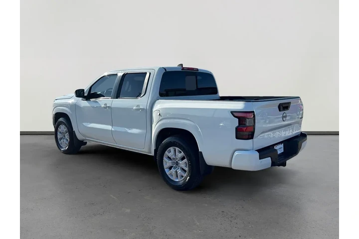 Nissan Frontier 2024 4x2 S 4 image 3