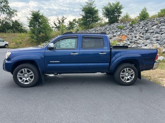 $24998 : PRE-OWNED 2015 TOYOTA TACOMA image 8