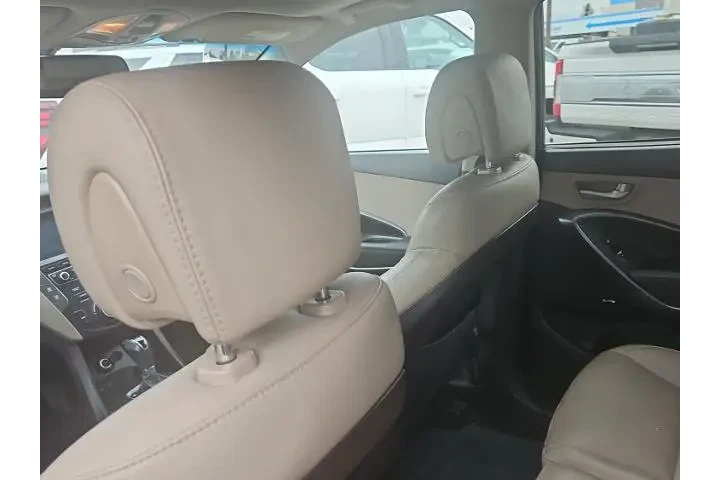$14000 : Hyundai SANTA FE Sport 2017 image 10