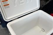 Yeti coolers and flask CANADA thumbnail