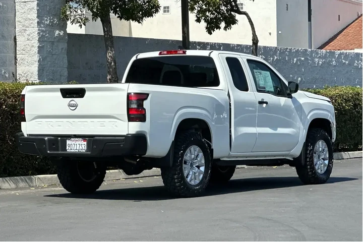 $32575 : Nissan Frontier 2023 4x2 S 4 image 4