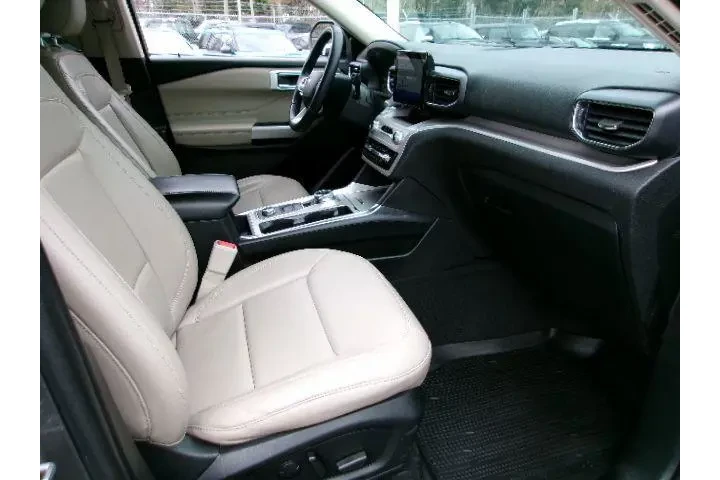 $32979 : Ford Explorer 2023 AWD XLT 4 image 4