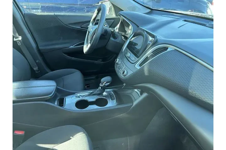 $16584 : Chevrolet Malibu 2024 LT 4dr image 8