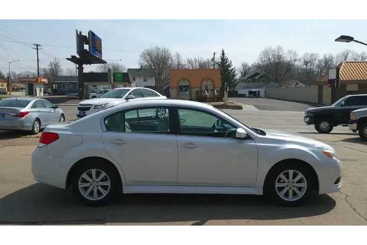 $7999 : 2011 Legacy 2.5i Premium image 6