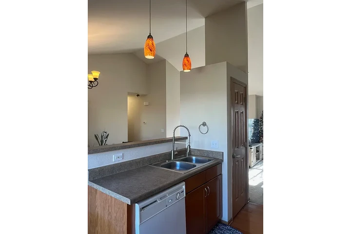 $1600 : Apartment for rent image 7