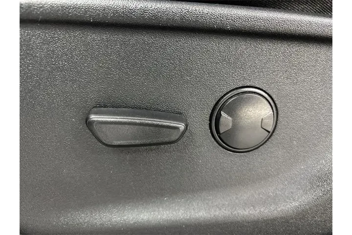 $29122 : Ford F-150 2023 4x2 XLT 4dr image 4