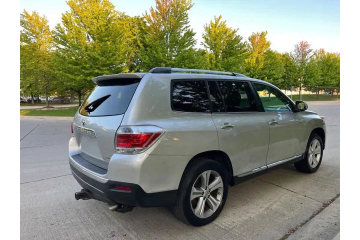 $12495 : 2011 Highlander Limited image 7
