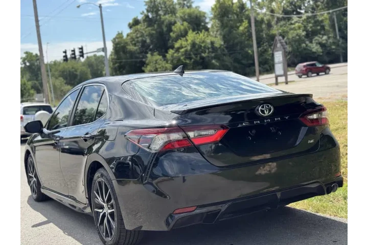$16999 : 2021 Camry SE image 5