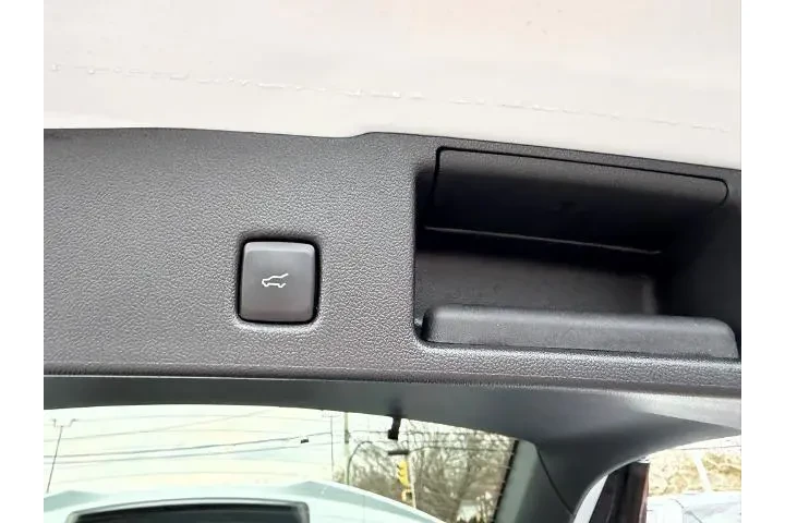 $28700 : Ford Escape 2025 AWD ST-Line image 7