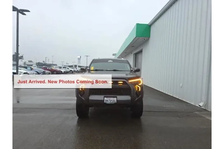 $28800 : Toyota 4Runner 2018 4x4 SR5 image 2