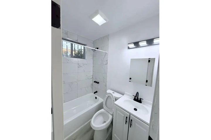 $1000 : ESTUDIO LOS ANGELES +PARKING🚘 image 5