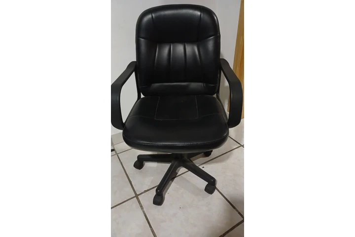 $1500 : Silla para escritorio image 2