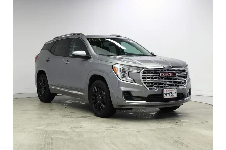 $32998 : GMC Terrain 2024 AWD Denali image 1