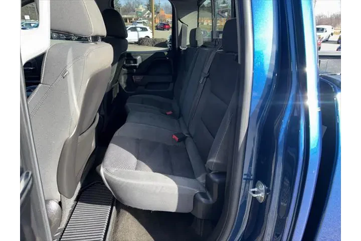 $15900 : GMC Sierra 1500 2015 4x4 SLE image 10