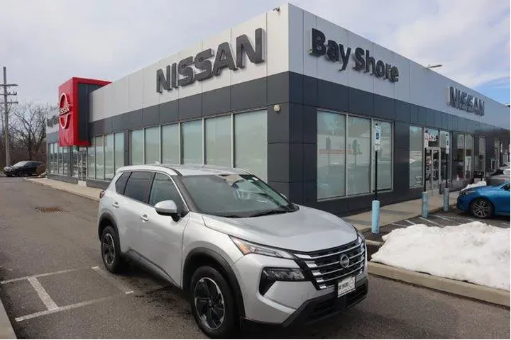 $22302 : Nissan Rogue 2025 AWD SV 4dr image 1