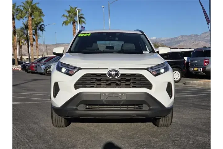 $28750 : Toyota RAV4 2024 XLE 4dr SUV image 2
