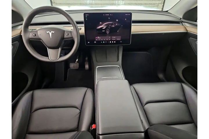 $39998 : Tesla Model Y 2024 AWD Long image 9