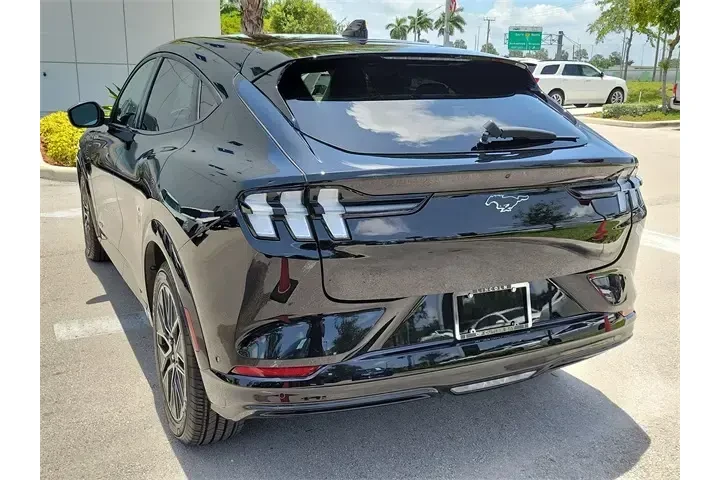 $35990 : Ford Mustang Mach-E 2024 Pre image 4