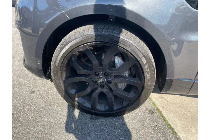 Land Rover Range Rover Sport image 9