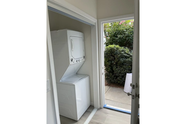 $1500 : Estudio image 3