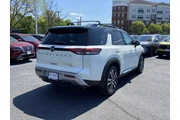 $38444 : Nissan Pathfinder 2024 AWD P thumbnail