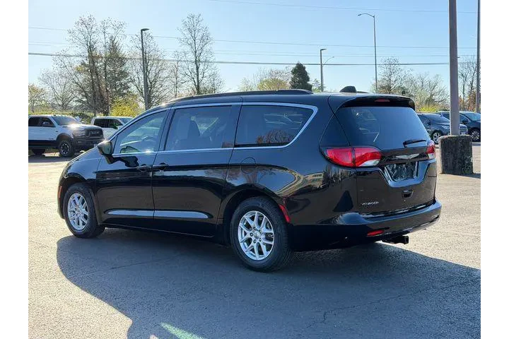 $14800 : Chrysler Voyager 2021 LXi 4d image 5
