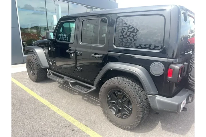 $26976 : Jeep Wrangler Unlimited 2021 image 9