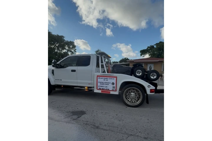 Grúas Miami Cerca De Mí image 1