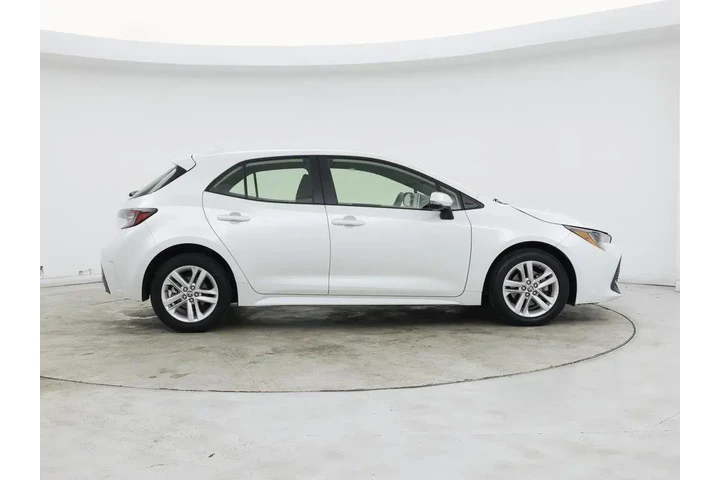 $20998 : Toyota Corolla Hatchback 202 image 7