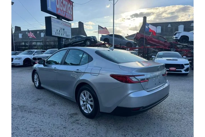 2025 Camry Hybrid LE image 6