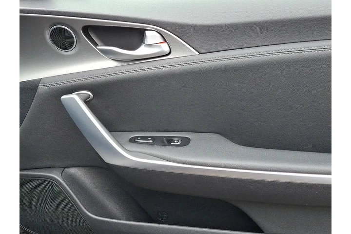 $19970 : Kia Stinger 2019 GT 4dr Seda image 10