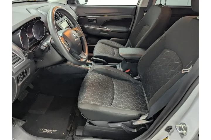 $21997 : Mitsubishi Outlander Sport 2 image 10
