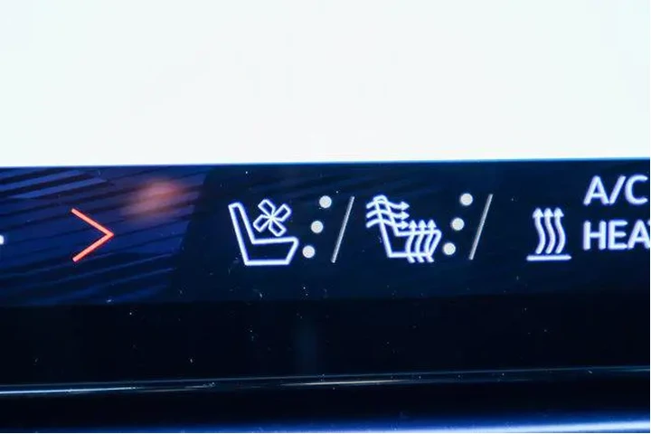 $38000 : Chevrolet Equinox EV 2025 LT image 8