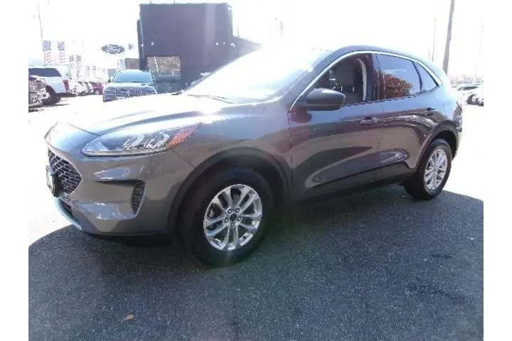 $22680 : Ford Escape 2022 AWD SE 4dr image 1