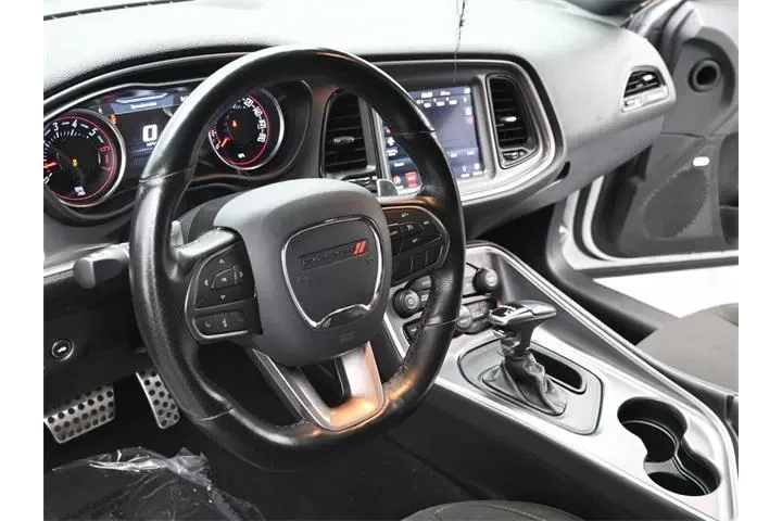 $35644 : Dodge Challenger 2020 R/T Sc image 2