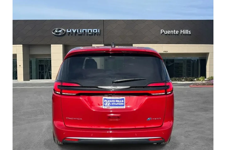 $37888 : Chrysler Pacifica Plug-In Hy image 5