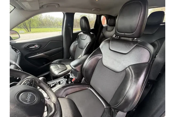 $9750 : 2020 Cherokee Altitude image 9