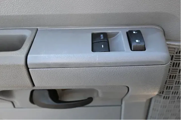 $15988 : Ford E-Series 2016 E-350 SD image 7