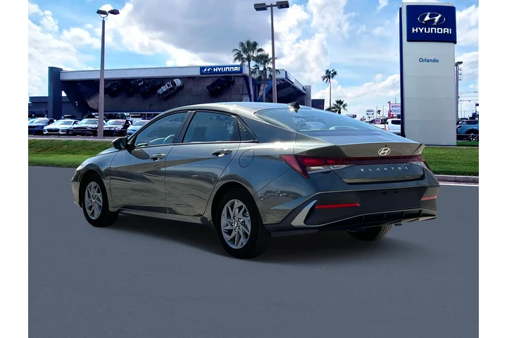 $18823 : Hyundai ELANTRA 2024 SEL 4dr image 5