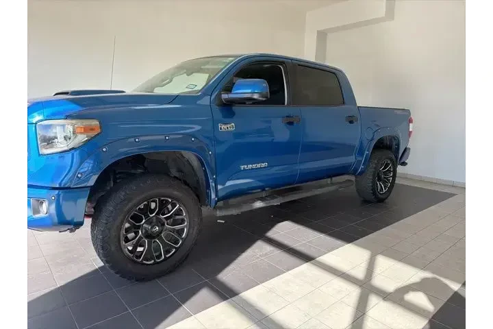 $29977 : Toyota Tundra 2018 4x2 SR5 4 image 2
