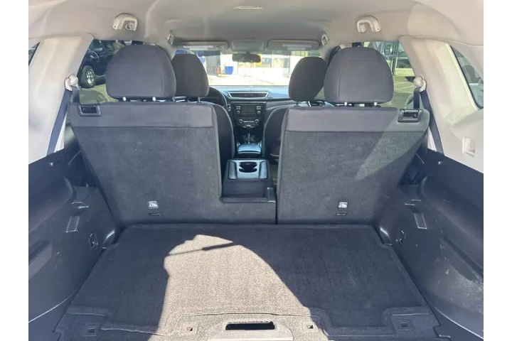 2016 Rogue SV image 4