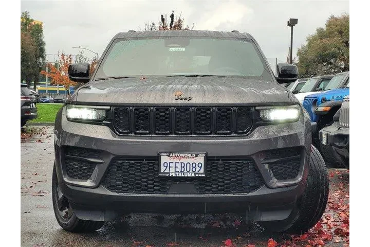 $30988 : Jeep Grand Cherokee 2023 4x4 image 2