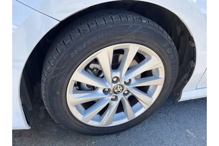 $22101 : Toyota Camry 2024 LE 4dr Sed image 5